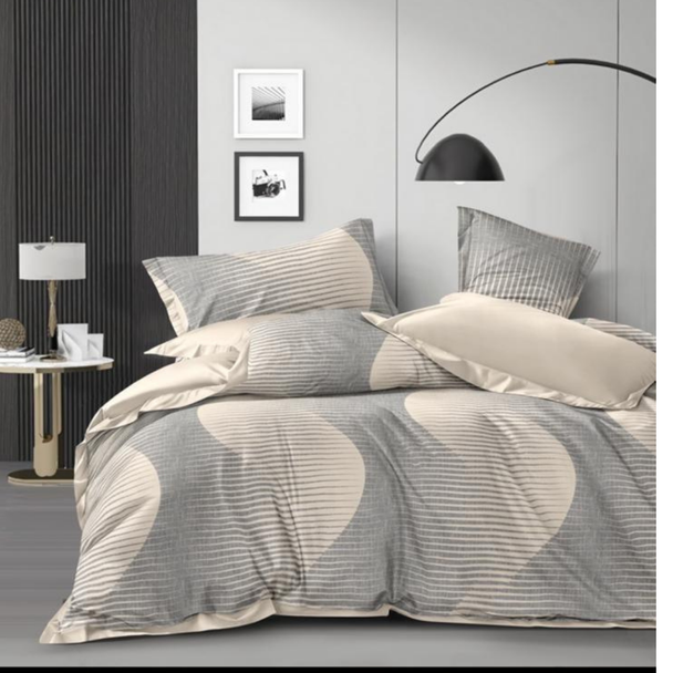 Posteljina u sivim i bež tonovima sa modernim linijama